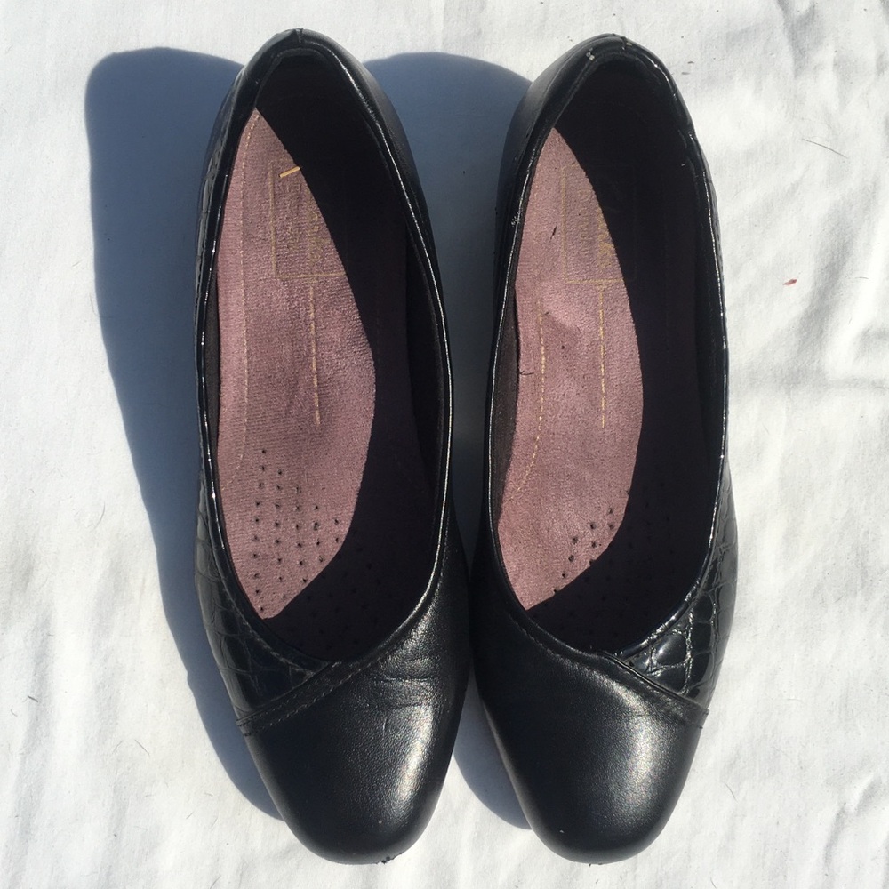 Women’s Black, Leather Clark’s, size 8.5